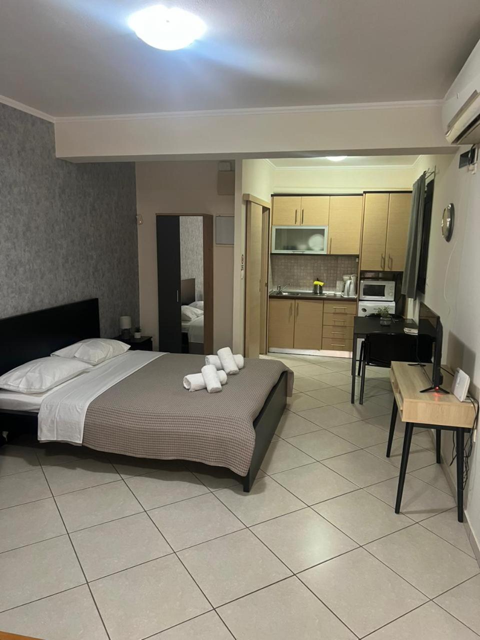 Avr Airport Deluxe Suites 4 Markópoulon Exteriér fotografie