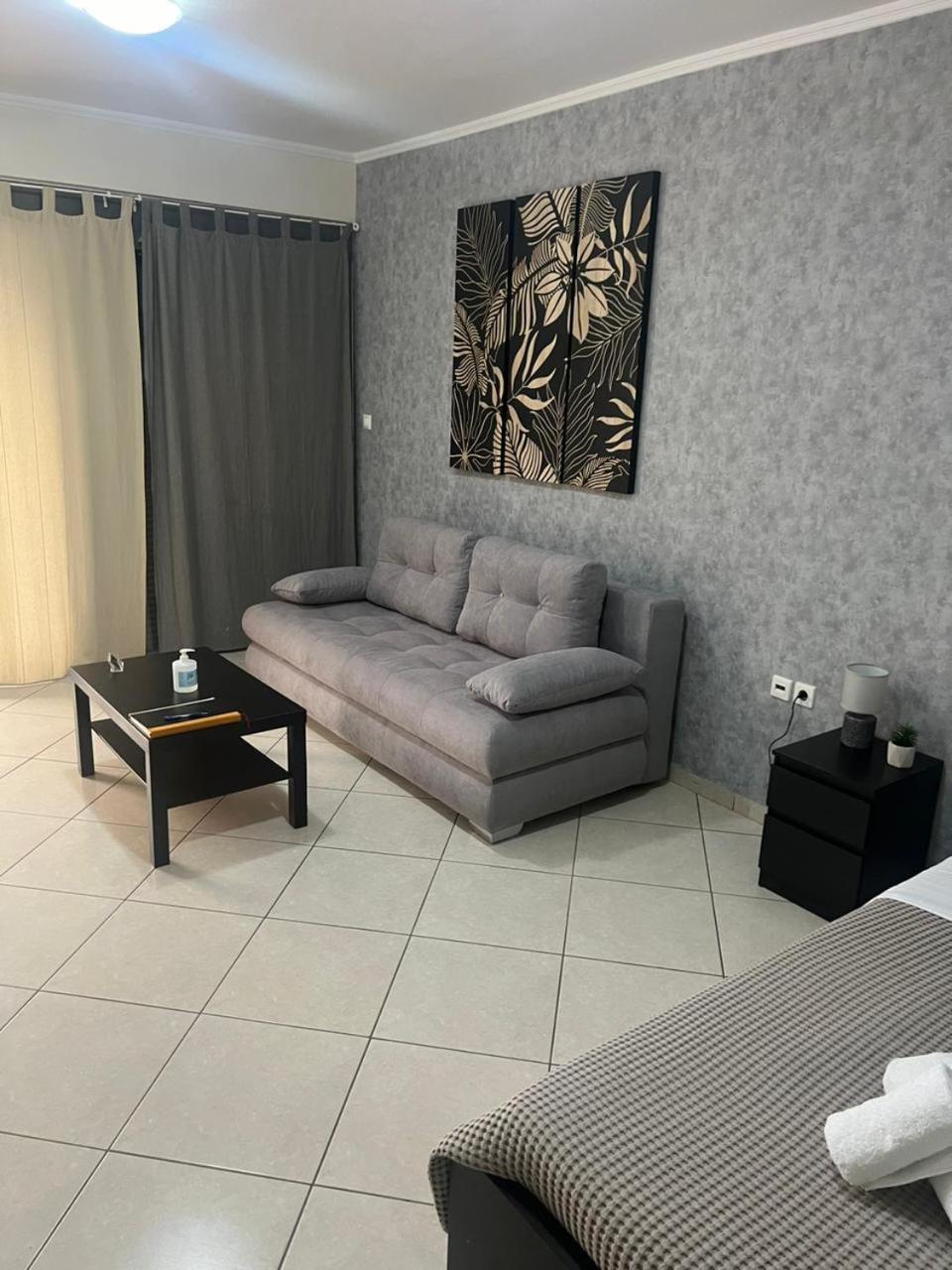 Avr Airport Deluxe Suites 4 Markópoulon Exteriér fotografie